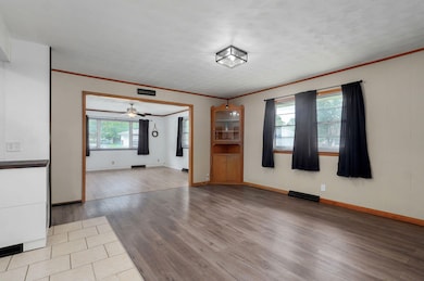1532 E Wayland St-9