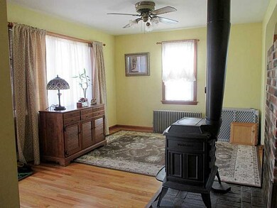 68 West St, West Warwick, RI 02893 - photo 2