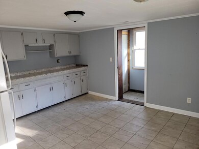 1110 Woodlawn St, Roanoke Rapids, NC 27870 - photo 2