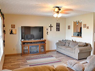 1197 Treehaven Ln, Columbus, OH 43204 - photo 2