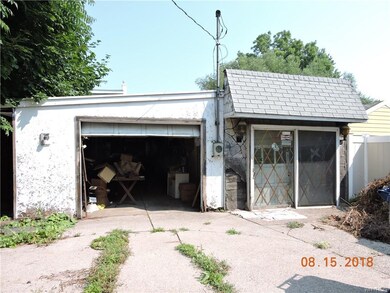 2 bay tandem garage - deep can hold 5 cars