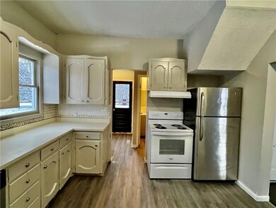 308 E Lucy Webb Rd, Raymore, MO 64083 - photo 7