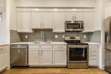 825 N 4th St #214_13