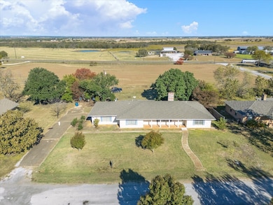 603 E Pace St, Frost, TX 76641 - photo 5