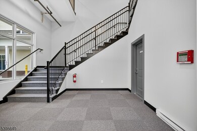 692 US Highway 206 unit 203, Hillsborough, NJ 08844 - photo 4