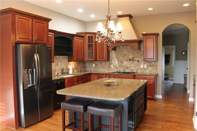 Gourmet kitchen is a dream with 2 ovens