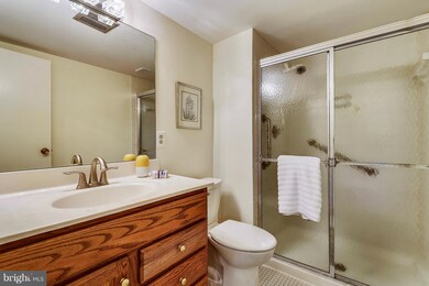 4970 Sentinel Dr, Bethesda, MD 20816 - photo 7