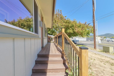 25-web-or-mls-1212-sw-5th-st