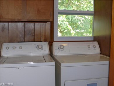 2104 Lamar Dr, Asheboro, NC 27203 - photo 7