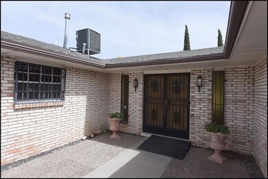 10700 Camaro Ct, El Paso, TX 79935 - photo 3