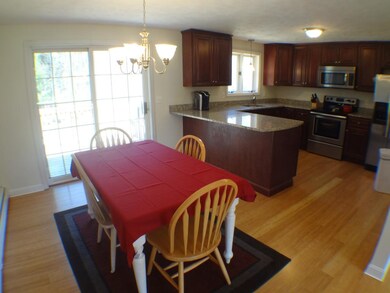 9 Woodside Dr, Londonderry, NH 03053 - photo 5