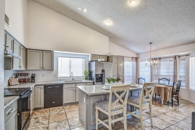 KITCHEN 1