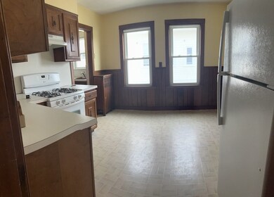 490 California St unit 2, Newtonville, MA 02460 - photo 3