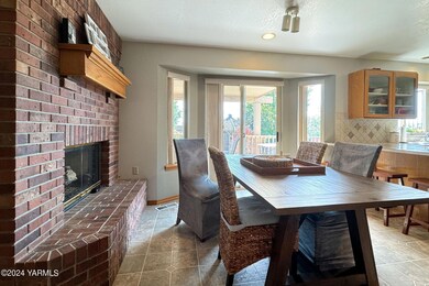Casual dining and double-sided fireplace