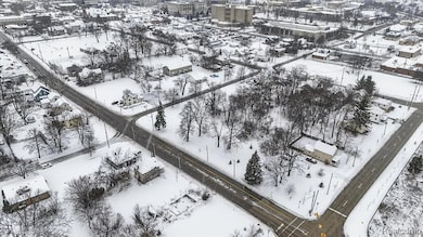 1215 S Grand Traverse St, Flint, MI 48502 - photo 3