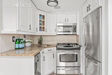 207 E 21st St unit 6E, New York, NY 10010 - photo 5