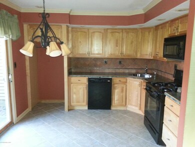 9 Alameda Ct, Eatontown, NJ 07724 - photo 5