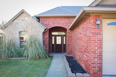 4729 Minco Rd, Enid, OK 73701 - photo 2