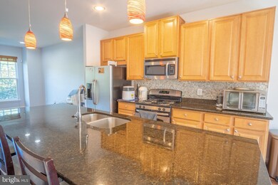 13236 Shawnee Ln unit 105, Clarksburg, MD 20871 - photo 2