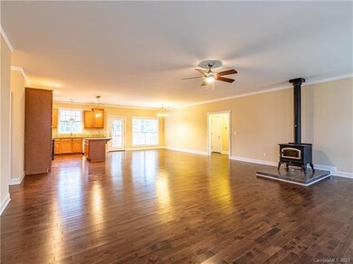 412 Gaston Ct, Statesville, NC 28625 - photo 6