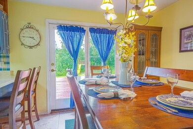 Dining and breakfast bar