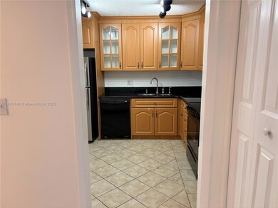 4172 Inverrary Dr unit 408, Lauderhill, FL 33319 - photo 2