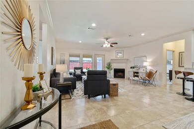 2010 Lindentree Dr, Weatherford, TX 76086 - photo 3