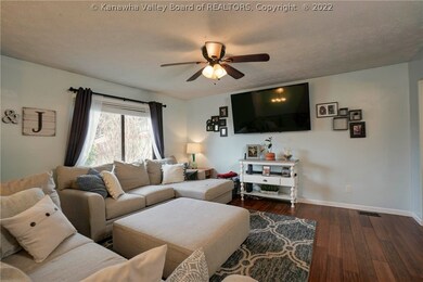 152 Timberlake Cir, Scott Depot, WV 25560 - photo 5