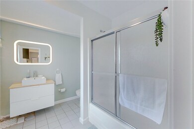 26 Cliff Ave unit 2, Newport, RI 02840 - photo 2