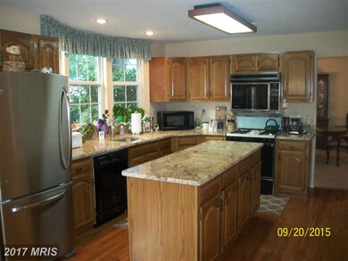 5806 Sir Galahad Rd, Glenn Dale, MD 20769 - photo 7