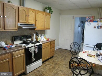 415 N 10th St, Reading, PA 19604 - photo 6