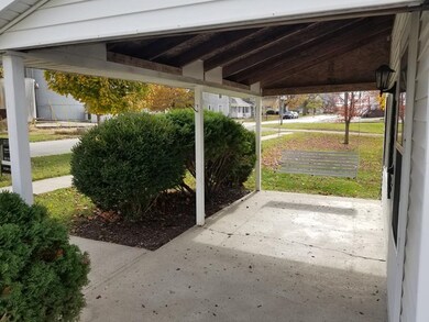 613 N Wayne St, Warren, IN 46792 - photo 4