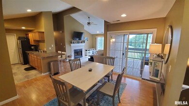 4589 N Thornhill Dr unit 2068, Peoria, IL 61615 - photo 2