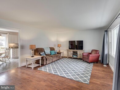 12903 Mount Royal Ln, Fairfax, VA 22033 - photo 4