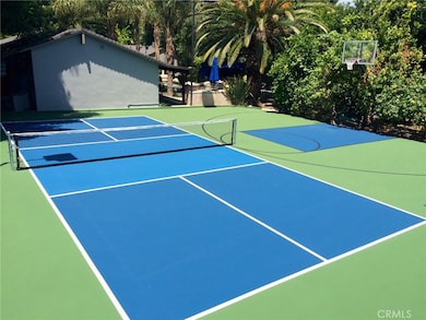 5124 Bascule Ave, Woodland Hills, CA 91364 - photo 2