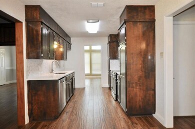 103 Briarhaven Blvd, Weatherford, TX 76086 - photo 6