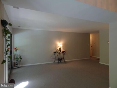 26 Canterbury Square unit 301, Alexandria, VA 22304 - photo 4