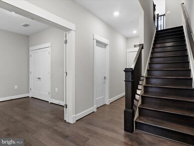 1888 Easterly Rd, Reston, VA 20190 - photo 4