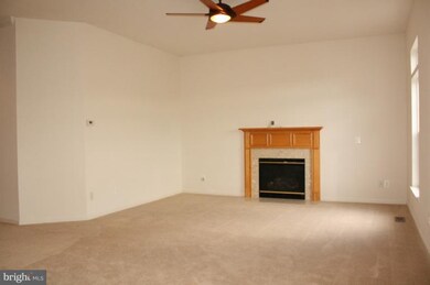 6696 Stream View Ln unit 37, Warrenton, VA 20187 - photo 3