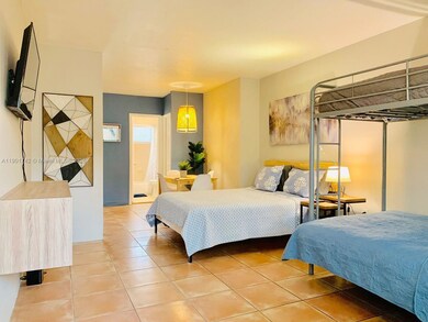 825 Euclid Ave unit 3, Miami Beach, FL 33139 - photo 2