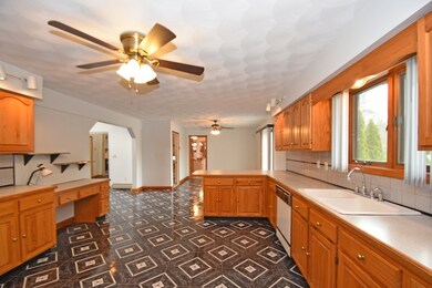 590 Mohawk Dr, Westport, MA 02790 - photo 7