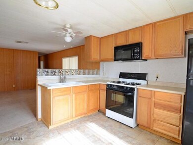 8114 E Baltimore St Int4