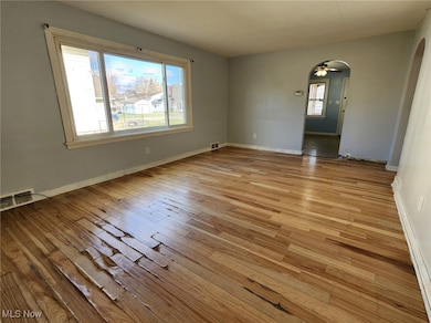 808 8th St SW, Massillon, OH 44647 - photo 6