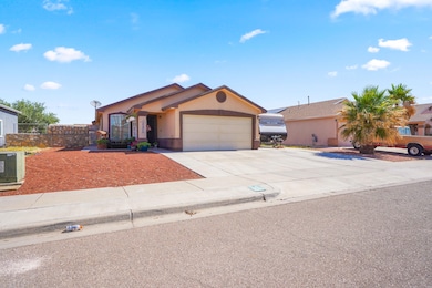 14287 Desert Cactus Dr, Horizon City, TX 79928 - photo 2