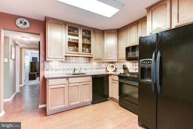 1633 Parkcrest Cir unit 200, Reston, VA 20190 - photo 5