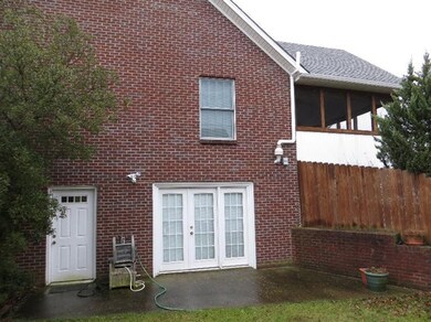 844 Isaac Shelby Cir E, Frankfort, KY 40601 - photo 4