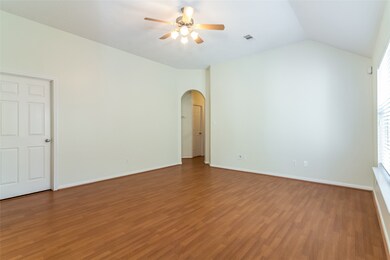 15906 Cottage Ivy Cir, Tomball, TX 77377 - photo 4