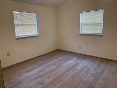 3320 Des Chaumes St, Houston, TX 77026 - photo 5