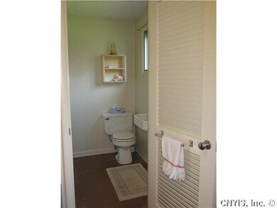 Bathroom Perfectly located for incoming guests or 