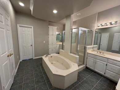 1004 Abbots Ln, Denton, TX 76205 - photo 3